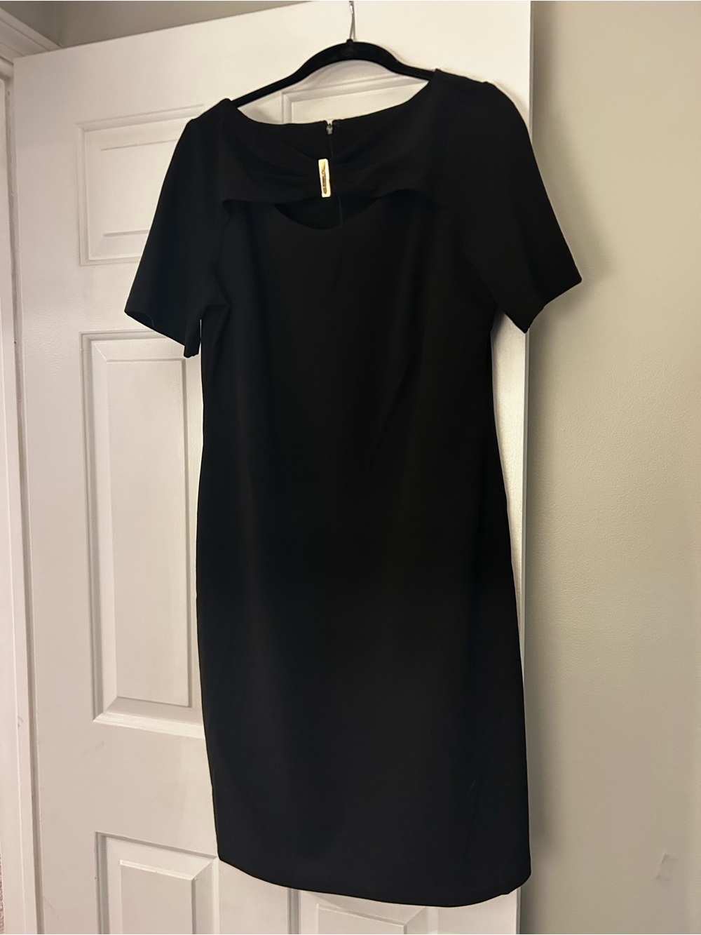 SLNY Black Short Sleeve Midi Sheath Dress